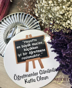 Alternative view of Metal Kutuda 50'li Öğretmenler Günü Çikolatası